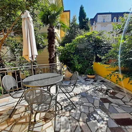 Center Ziric Apartment