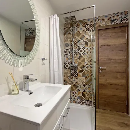 Center Ziric * 奥帕提亚